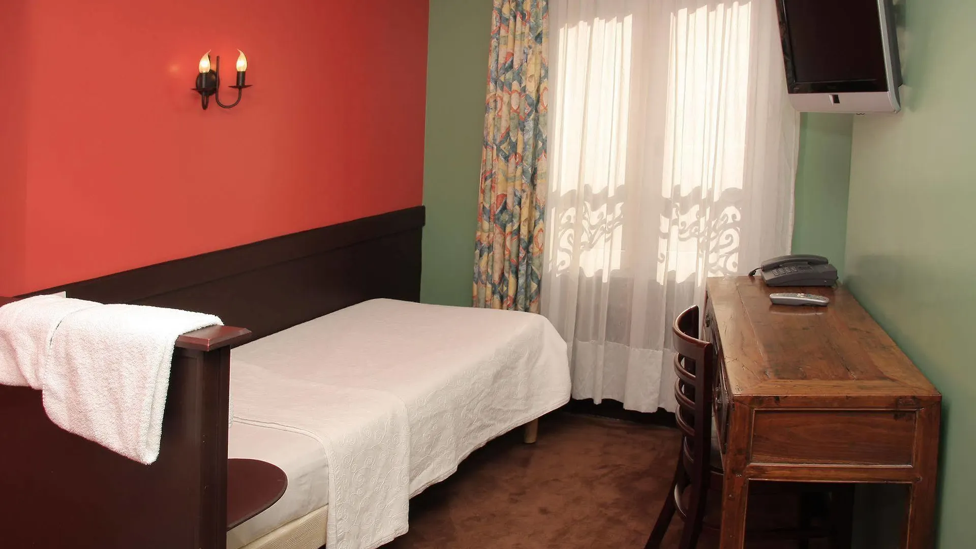 Hotel Monte-Carlo Paris 2*,