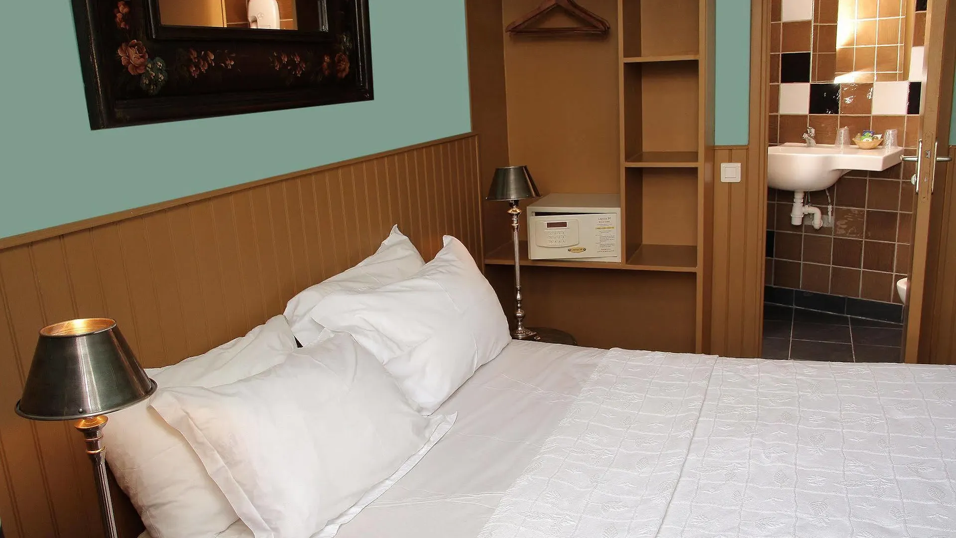 Hotel Monte-Carlo Paris 2*,  France