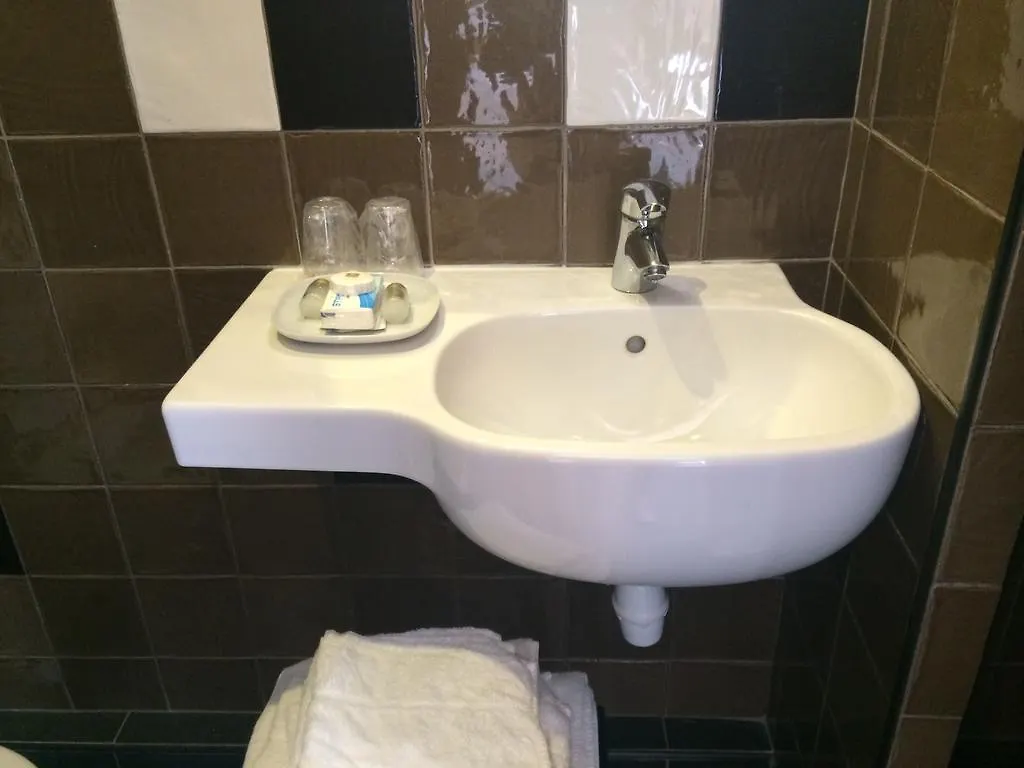Hotel Monte-Carlo Paris 2*,  France